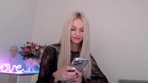 EMMA online show from 4, 12, 2024