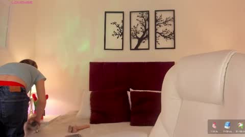 Bella Castillo online show from 28, 11, 2025