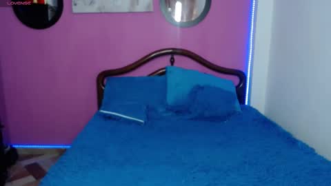 kassandra lazcano online show from 27, 1, 2025