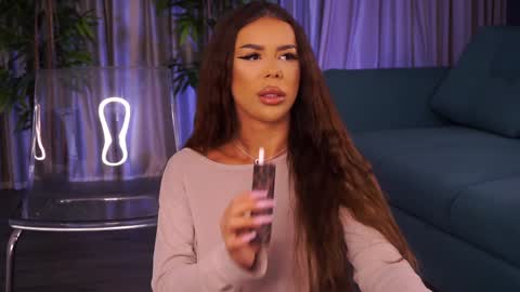 misskiarra online show from 12, 1, 2025