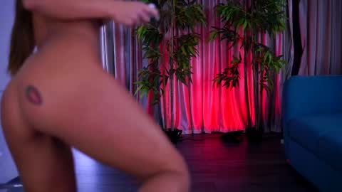 misskiarra online show from 6, 3, 2025