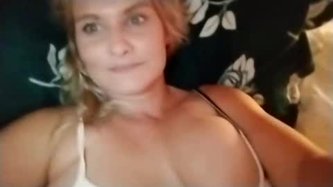 Snapshot of misslicks chatting on 23, 10, 2025 Misslicks online show from 23, 10, 2025