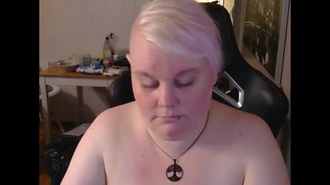 Snapshot of misslj90 chatting on 6, 6, 2026 misslj90 online show from 6, 6, 2026