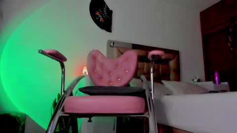 Lucye Robbie online show from 14, 12, 2024