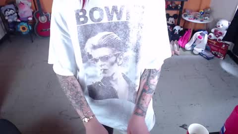 Miss Mia online show from 2, 2, 2025