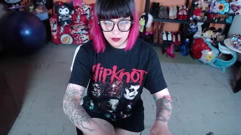 Miss Mia online show from 24, 11, 2025