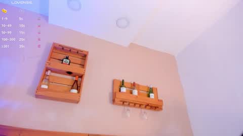 Mia  online show from 7, 11, 2025