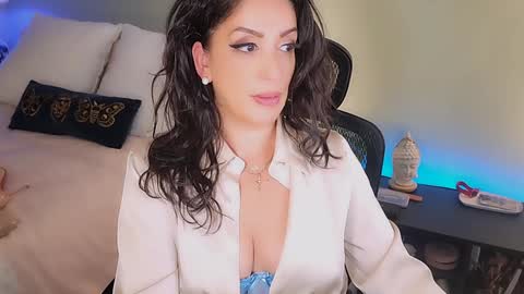 Mina online show from 25, 10, 2025