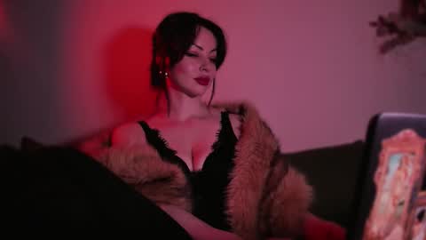   online show from 12, 11, 2025