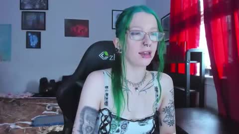 Mistress Nikki Vill online show from 27, 5, 2026