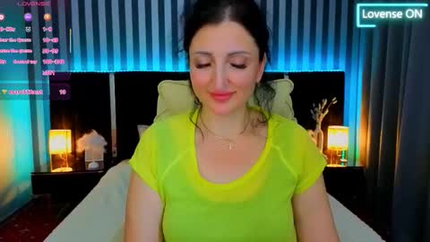 Snapshot of missrossi chatting on 22, 11, 2025 missrossi online show from 22, 11, 2025