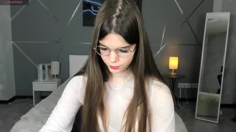 misss_evelyne online show from 12, 1, 2026