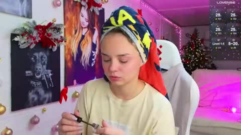 Snapshot of misss_viki chatting on 19, 12, 2025 . online show from 19, 12, 2025