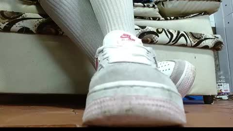 TELL ME MISS online show from 24, 9, 2025