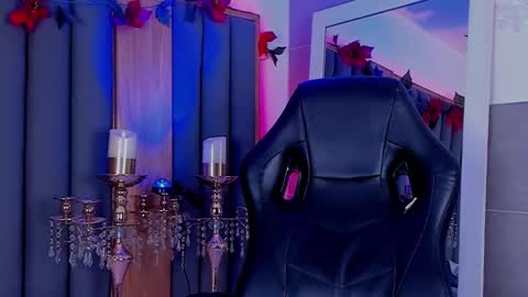 Snapshot of misstomie_ chatting on 11, 2, 2025 Tomiehelp me get to 100 thumbs up online show from 11, 2, 2025