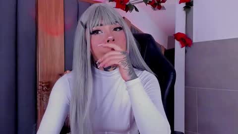 Snapshot of misstomie_ chatting on 8, 3, 2025 Tomiehelp me get to 100 thumbs up online show from 8, 3, 2025