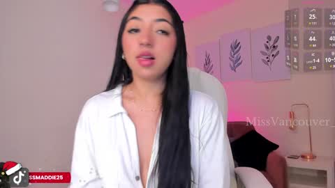 Snapshot of missvancouver_ chatting on 17, 12, 2024 Mafe Jimenez online show from 17, 12, 2024