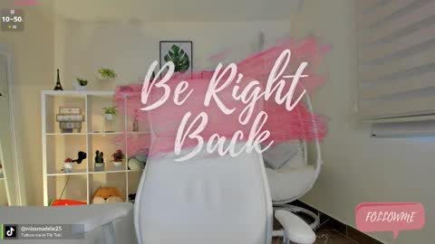 Snapshot of missvancouver_ chatting on 17, 9, 2025 Mafe Jimenez online show from 17, 9, 2025