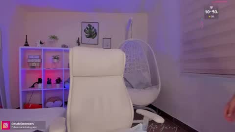 Snapshot of missvancouver_ chatting on 12, 11, 2025 Mafe Jimenez online show from 12, 11, 2025