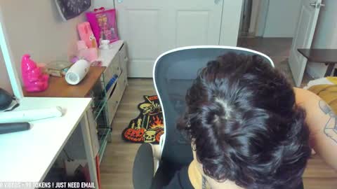 V Nessa online show from 17, 10, 2025