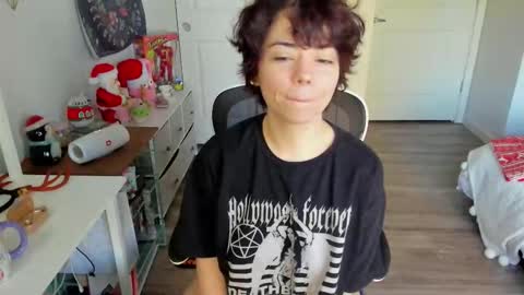 V Nessa online show from 30, 11, 2025