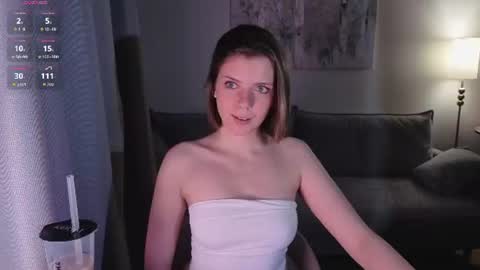 Snapshot of missvikiki chatting on 4, 8, 2026 Polly online show from 4, 8, 2026