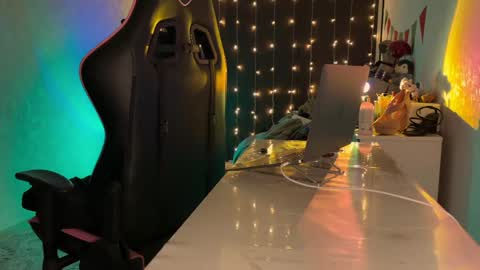 misswishh online show from 18, 4, 2026