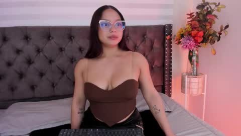 Snapshot of missy_davis chatting on 24, 11, 2025 Miss online show from 24, 11, 2025