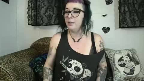 Snapshot of missy_dee chatting on 12, 5, 2026 Missy Dee online show from 12, 5, 2026