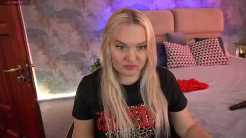 Snapshot of missyymartinezz chatting on 9, 3, 2025 Amely online show from 9, 3, 2025