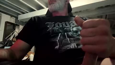 Snapshot of mister_bigg_dick chatting on 29, 10, 2025 AJ online show from 29, 10, 2025