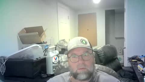 Snapshot of mister_happy567 chatting on 24, 3, 2026 Mr. Happy online show from 24, 3, 2026