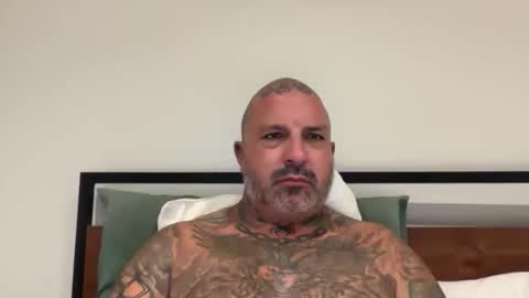 Snapshot of mistertattoo3000 chatting on 2, 3, 2026 mistertattoo3000 online show from 2, 3, 2026