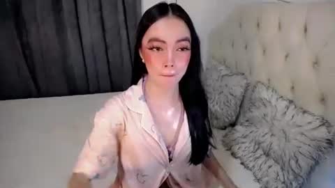 Snapshot of misterytgirl chatting on 12, 4, 2026 CRISHA online show from 12, 4, 2026