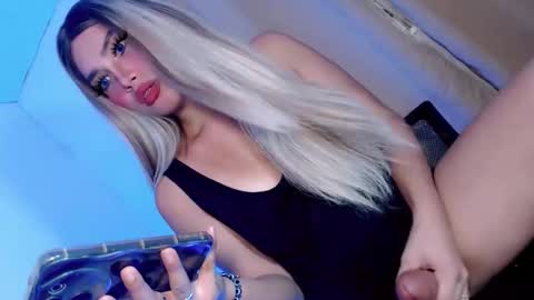 mistress kim18 online show from 4, 11, 2025