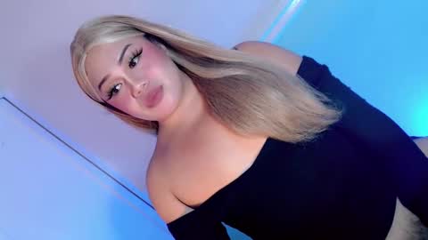 Snapshot of mistress_marta69 chatting on 18, 10, 2025 mistress_marta69 online show from 18, 10, 2025