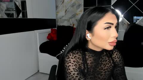 Snapshot of mistress_meryem chatting on 11, 3, 2025 mistress_meryem online show from 11, 3, 2025