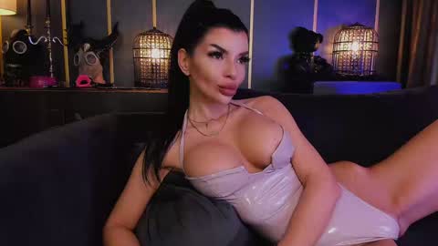 Elenia online show from 30, 1, 2025