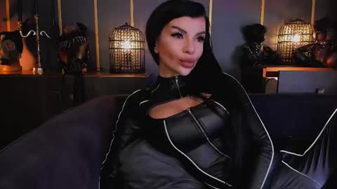 Elenia online show from 2, 3, 2025