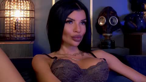 Elenia online show from 2, 10, 2025