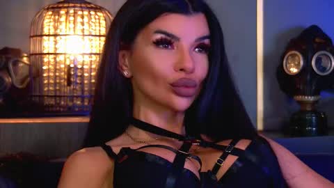 Elenia online show from 22, 11, 2025