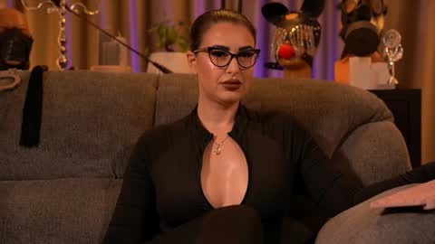 Mistress Kelly online show from 17, 11, 2025