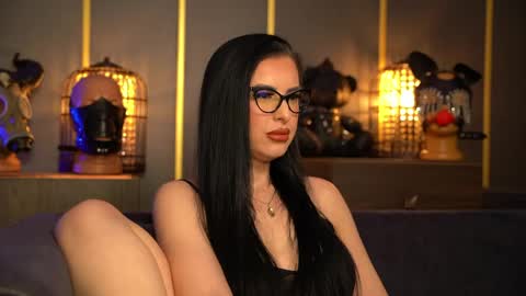 Snapshot of mistresskellykent chatting on 30, 4, 2026 Mistress Kelly online show from 30, 4, 2026