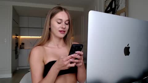 Snapshot of mistressuniverse chatting on 6, 5, 2026 mistressuniverse online show from 6, 5, 2026