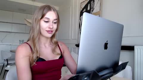 Snapshot of mistressuniverse chatting on 29, 5, 2026 mistressuniverse online show from 29, 5, 2026