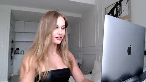Snapshot of mistressuniverse chatting on 15, 7, 2026 mistressuniverse online show from 15, 7, 2026