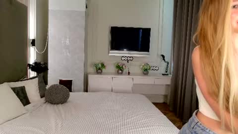 Mila online show from 26, 6, 2026