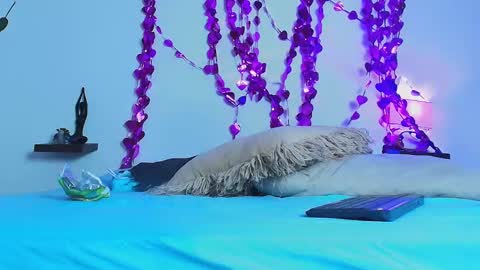 Miwa  online show from 7, 3, 2025