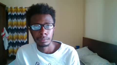 Snapshot of mixedboy_sexy chatting on 17, 12, 2025 mixedboy_sexy online show from 17, 12, 2025