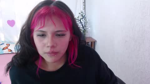 Snapshot of mixie_cute chatting on 18, 2, 2025 mixie_cute online show from 18, 2, 2025